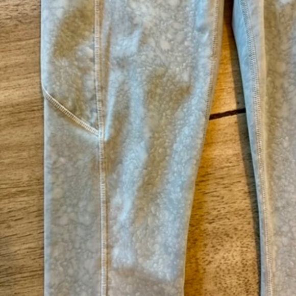 Lululemon Fast and Free Tights - Picture 7 of 11